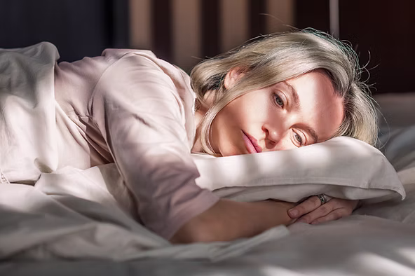 褪黑激素是一種由人體松果體分泌的激素，主要功能是調節睡眠-清醒周期