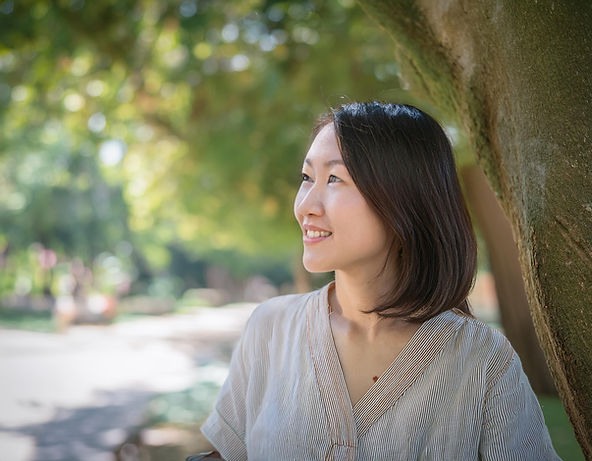 適度運動: 如散步、瑜伽,有助於提升情緒。